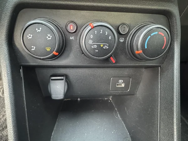 Dacia Sandero (2024) — foto 10 van 22