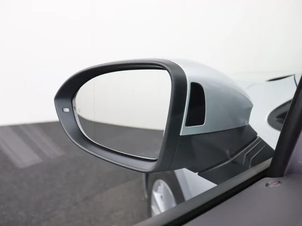 VOLKSWAGEN Golf (2024) — foto 20 van 28