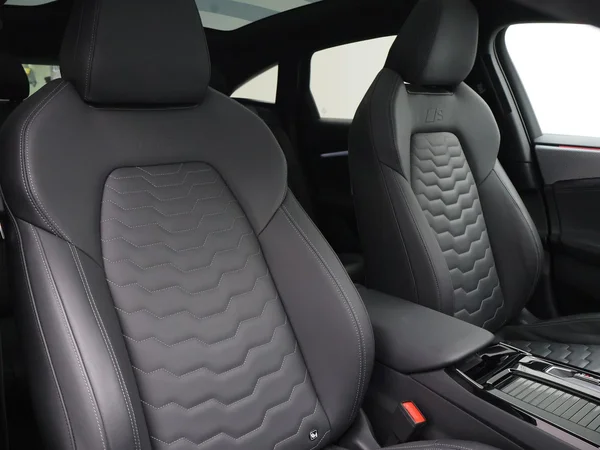 AUDI A6 Sportback e-tron (2025) — foto 33 van 37