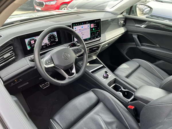 VOLKSWAGEN Tiguan (2024) — foto 10 van 22
