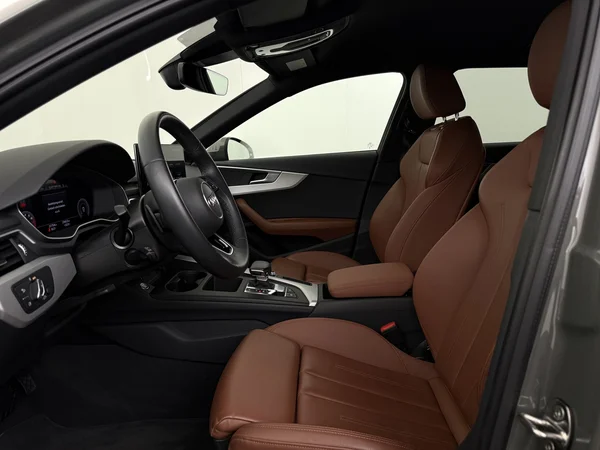 AUDI A4 (2023) — foto 2 van 30