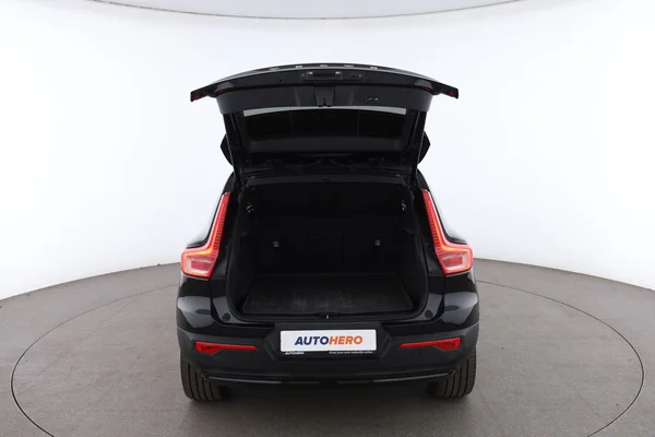 Volvo XC40 (2021) — foto 7 van 16