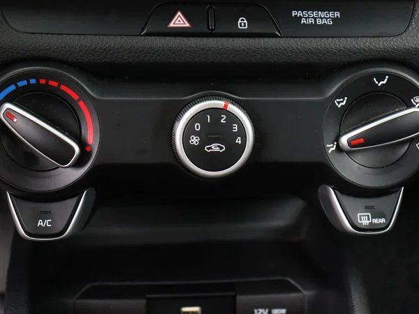 KIA Stonic (2022) — foto 15 van 23