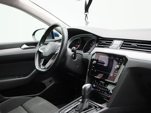 Volkswagen Passat (2021) — foto 25 van 36