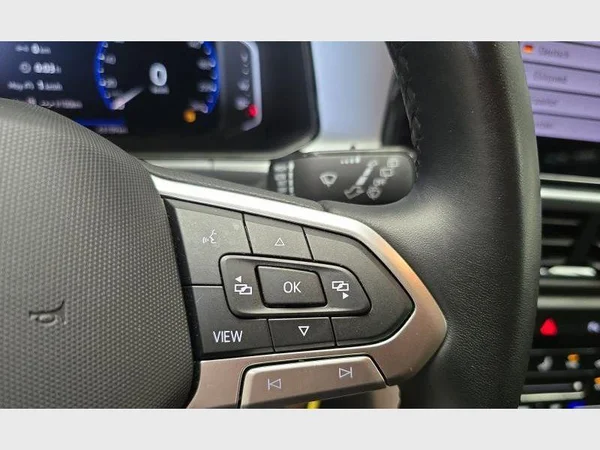 Volkswagen T-Roc (2022) — foto 6 van 27