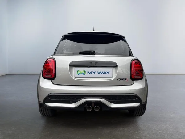 MINI Mini (F56 LCI II) (2023) — foto 28 van 31