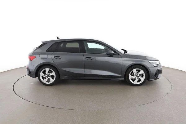 Audi A3 (2022) — foto 13 van 16