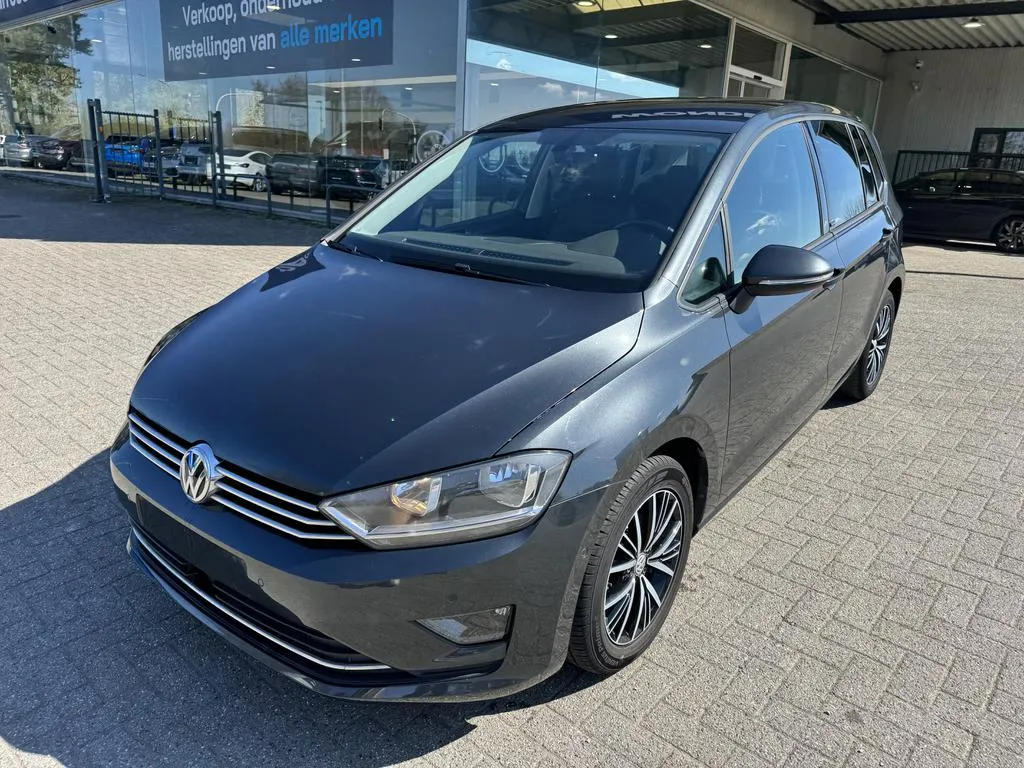 VOLKSWAGEN Golf Sportsvan 1122_113533_2017