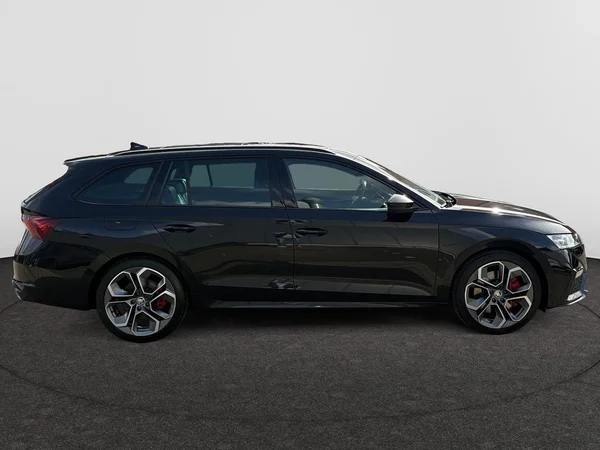 SKODA Octavia Combi RS (2022) — foto 21 van 24