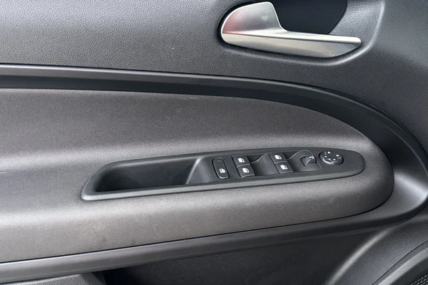 Alfa Romeo Junior (2025) — foto 8 van 17