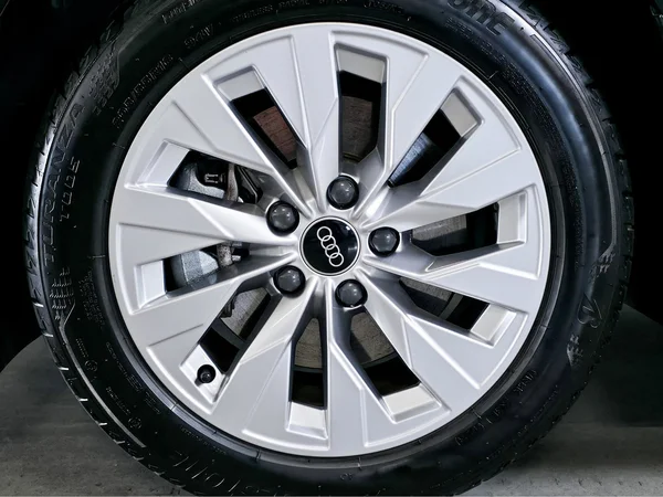 AUDI A3 Sportback PHEV (2024) — foto 10 van 31