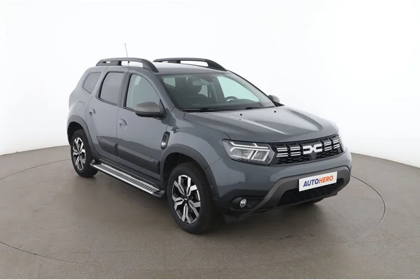Dacia Duster (2023) — foto 17 van 18