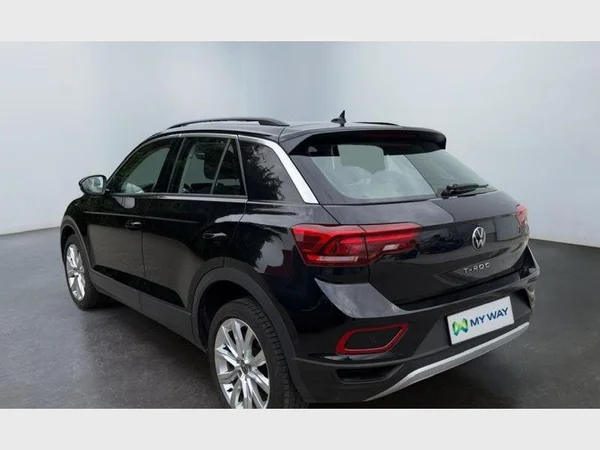 Volkswagen T-Roc (2023) — foto 18 van 23