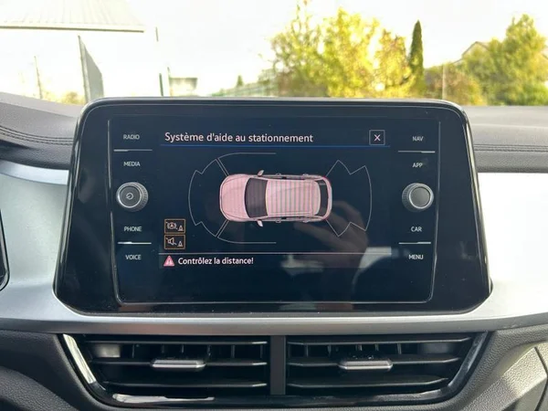 VOLKSWAGEN T-Roc (2022) — foto 13 van 31