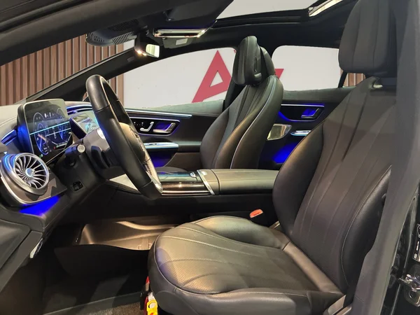 Mercedes-Benz EQE-350 (2022) — foto 4 van 29