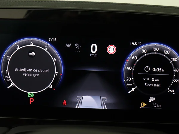 VOLKSWAGEN Passat SW (2025) — foto 6 van 19