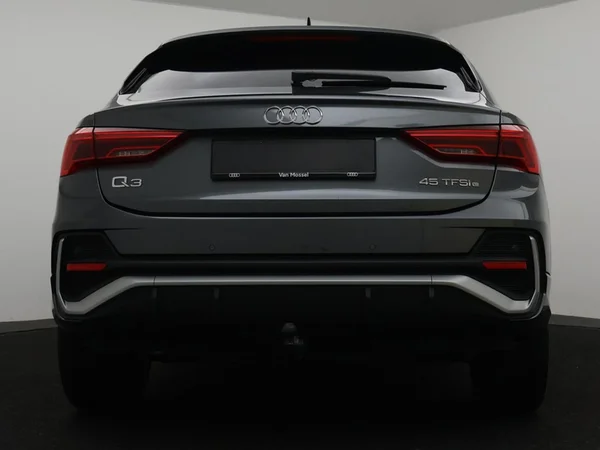 AUDI Q3 Sportback PHEV (2024) — foto 17 van 29