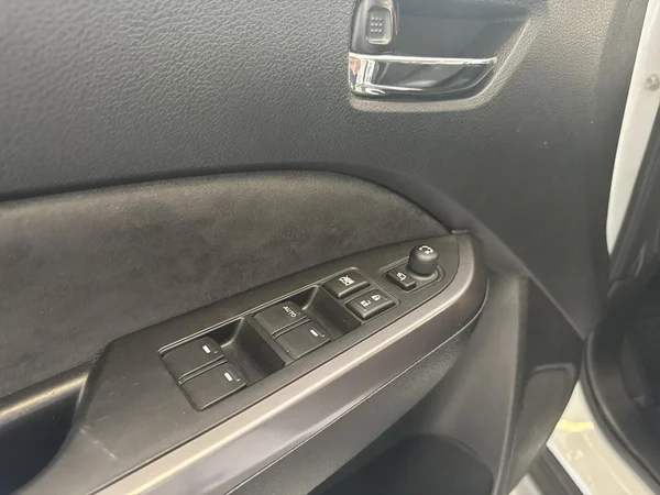 Suzuki Grand Vitara (2024) — foto 6 van 19