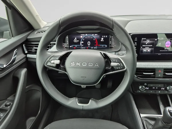 SKODA Kamiq (2025) — foto 21 van 21