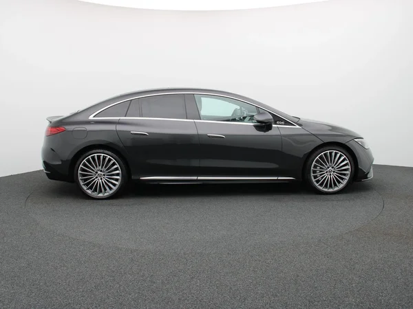 Mercedes-Benz EQE (2025) — foto 21 van 24
