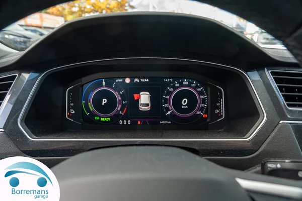 Volkswagen Tiguan (2023) — foto 18 van 48