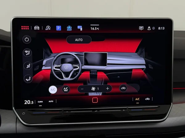 VOLKSWAGEN Golf Variant (2025) — foto 17 van 29