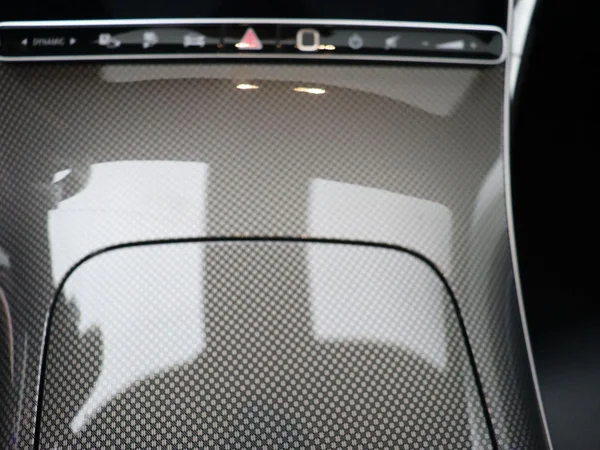 Mercedes-Benz GLC (2024) — foto 13 van 35
