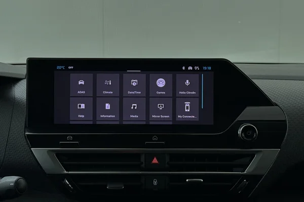 Citroen C4 (2023) — foto 3 van 19