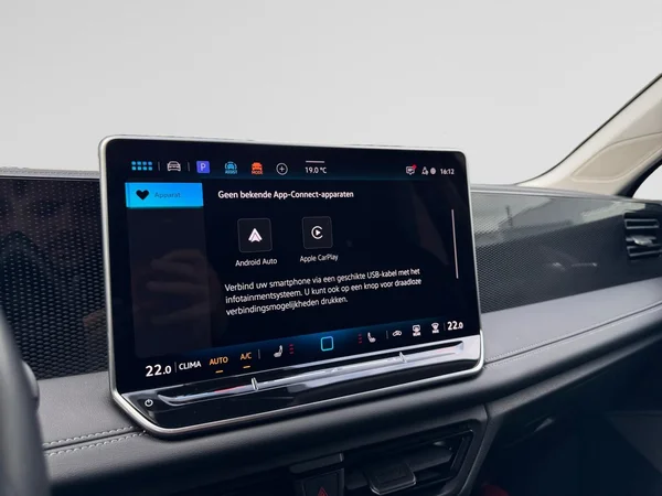VOLKSWAGEN Tiguan (2024) — foto 11 van 24