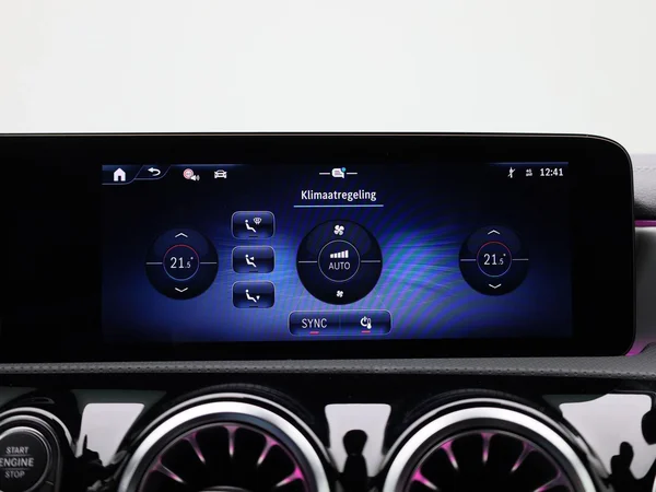 Mercedes-Benz CLA (2025) — foto 13 van 47