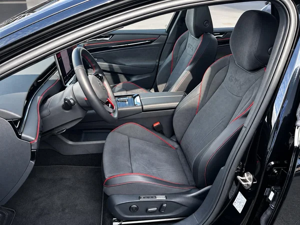 VOLKSWAGEN ID.7 Tourer (2026) — foto 7 van 9