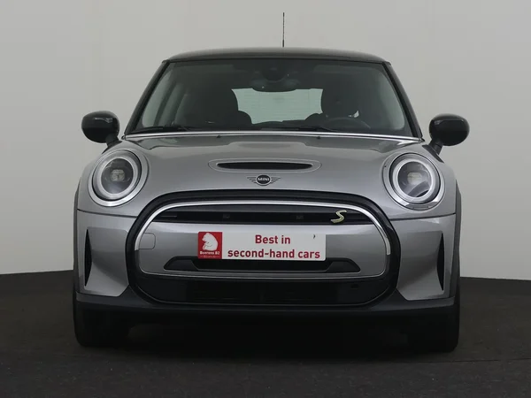 MINI Cooper SE (2023) — foto 29 van 31