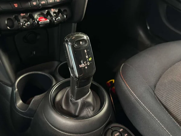 MINI One (2019) — foto 2 van 18