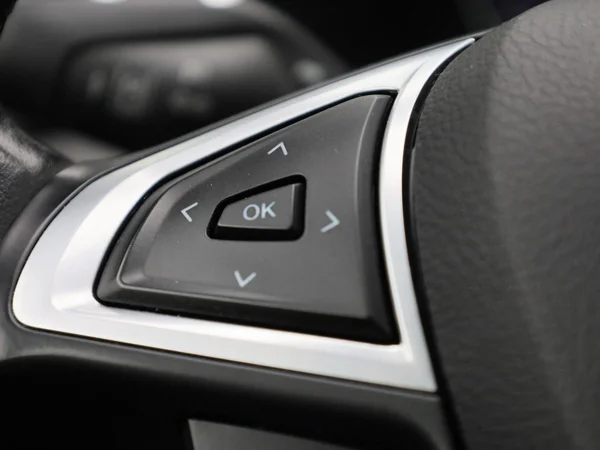 Ford S-Max (2022) — foto 10 van 41