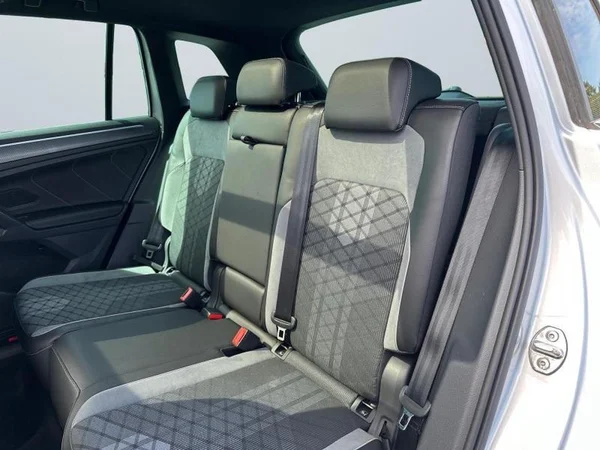 VOLKSWAGEN Tiguan (2022) — foto 10 van 34