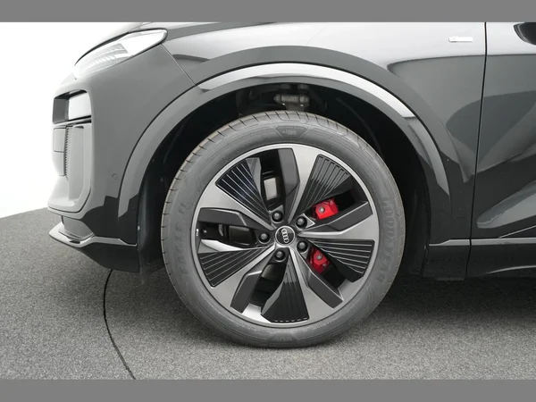 AUDI Q6 e-tron (2025) — foto 43 van 46