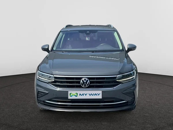 VOLKSWAGEN Tiguan (2022) — foto 12 van 18
