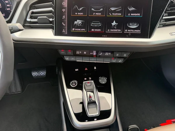 AUDI Q4 Sportback e-tron (2026) — foto 3 van 24