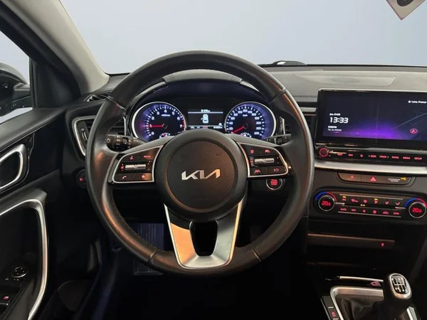 KIA XCeed (2023) — foto 5 van 27