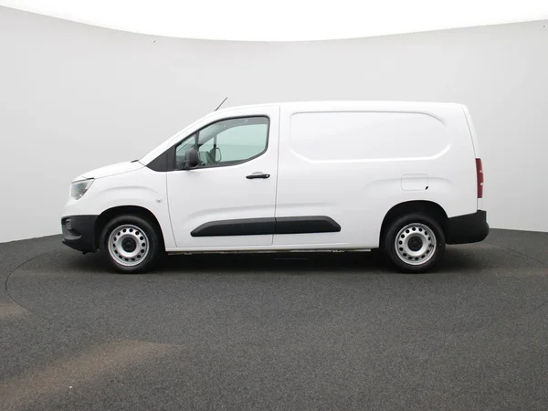 Opel Combo (2022) — foto 35 van 39