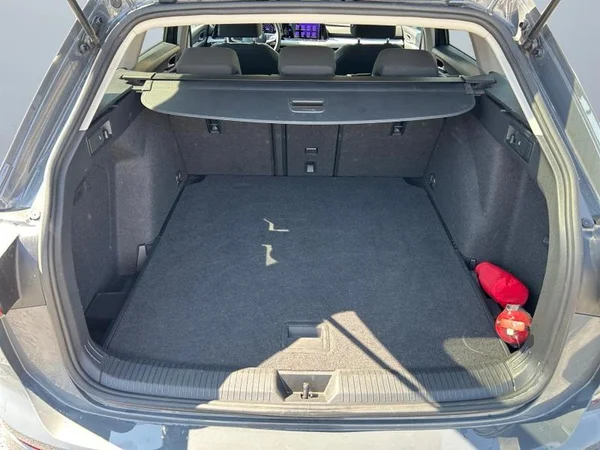 VOLKSWAGEN Golf VIII SW (2023) — foto 24 van 31