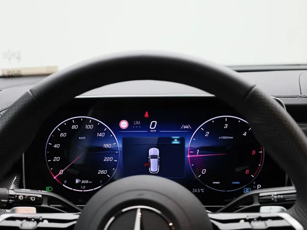Mercedes-Benz GLC (2025) — foto 51 van 52