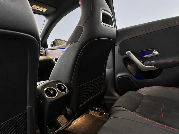 Mercedes-Benz CLA (2020) — foto 11 van 21