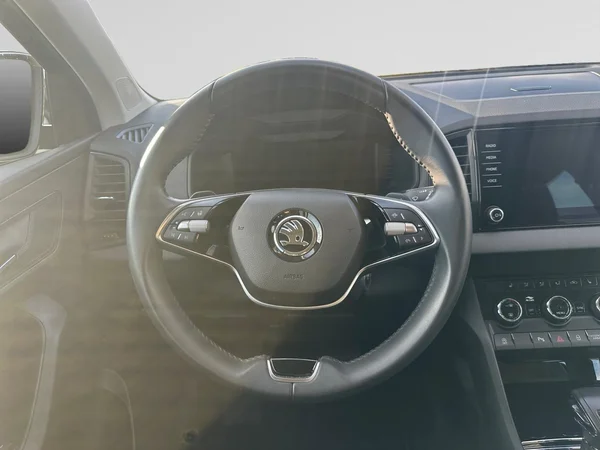 SKODA Karoq (2024) — foto 4 van 24