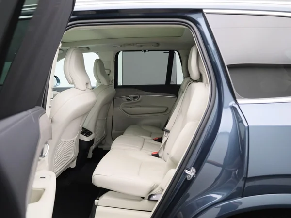 Volvo XC90 (2022) — foto 2 van 49