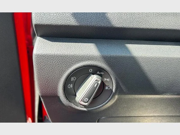 Volkswagen T-Roc (2021) — foto 19 van 29