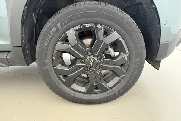 Dacia Duster (2024) — foto 11 van 21