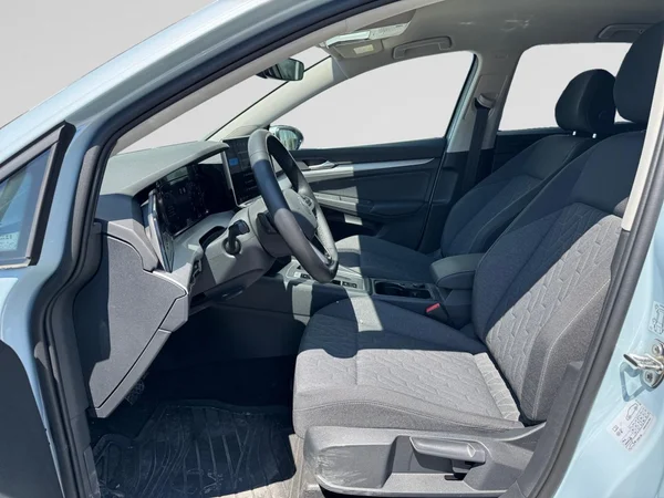 VOLKSWAGEN Golf VIII (2025) — foto 2 van 24