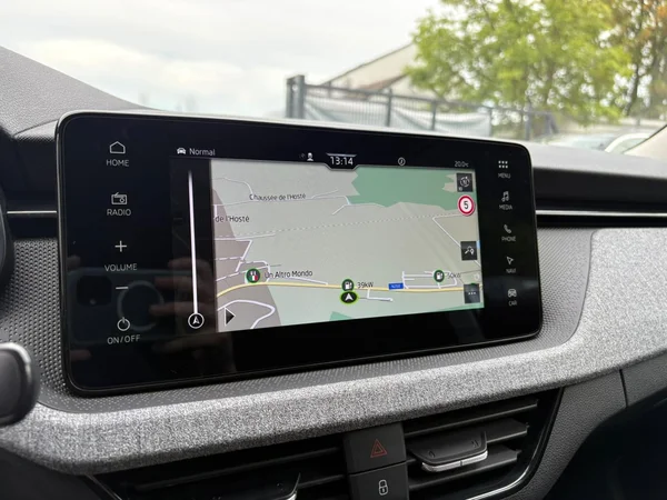 SKODA Kamiq (2024) — foto 5 van 18