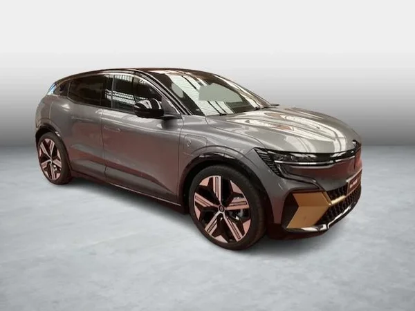 Renault Megane E-Tech (2022) — foto 8 van 14